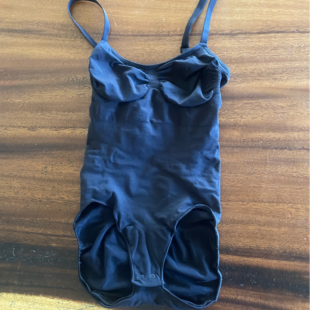 SKIMS Black Casual Top